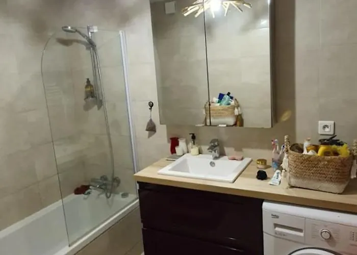 Beautiful With Terrace - Saint-raphael Апартаменти