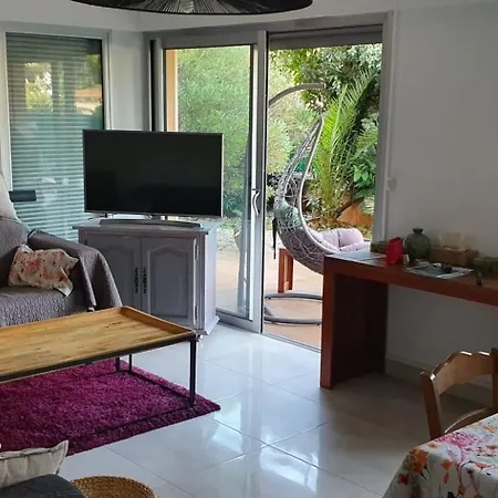 Beautiful With Terrace - Saint-raphael *