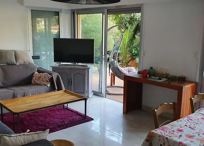 Beautiful With Terrace - Saint-raphael *